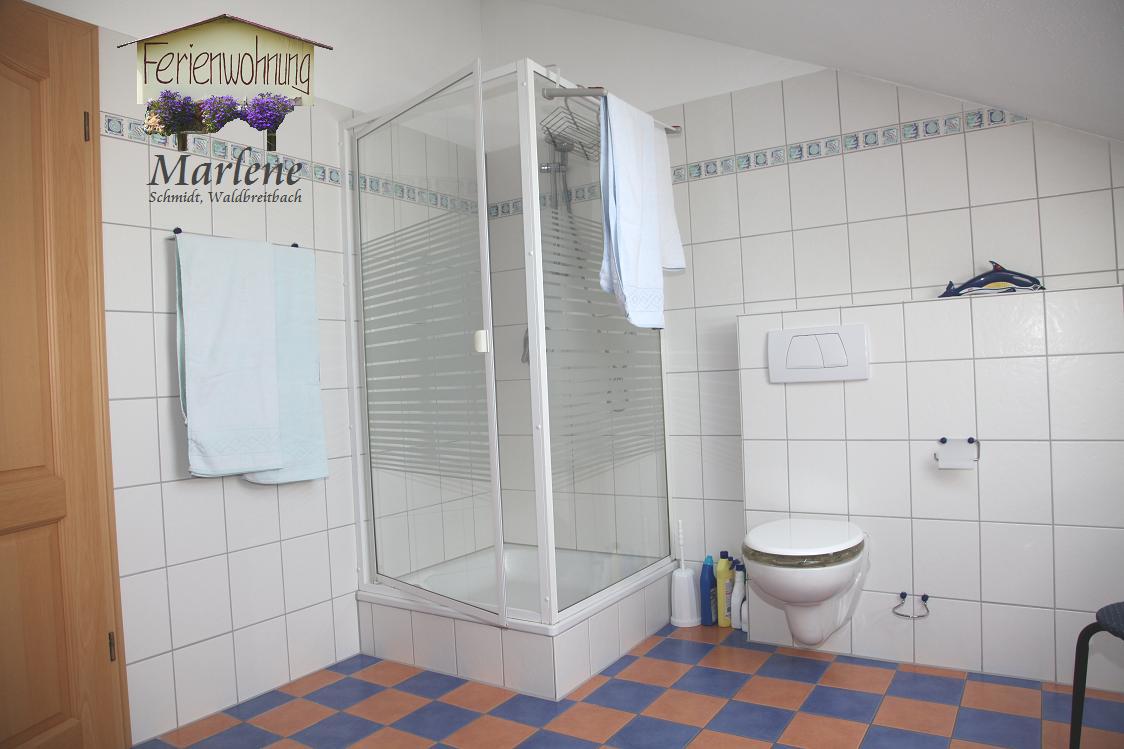 im Badezimmer: Teilansicht 2